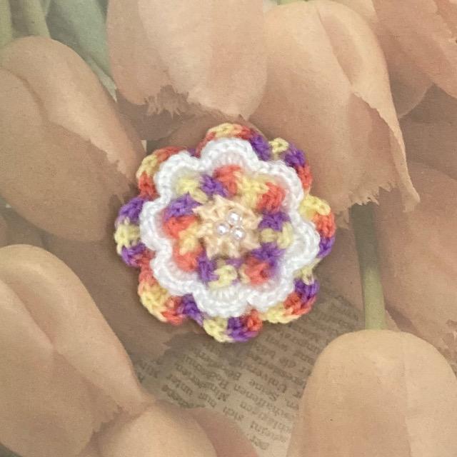 ハンドメイド♪かぎ針編み 毛糸で編んだお花モチーフのブローチ < 女性ファッション  ハンドメイド♪かぎ針編み 毛糸で編んだお花モチーフのブローチ  < 女性ファッションの