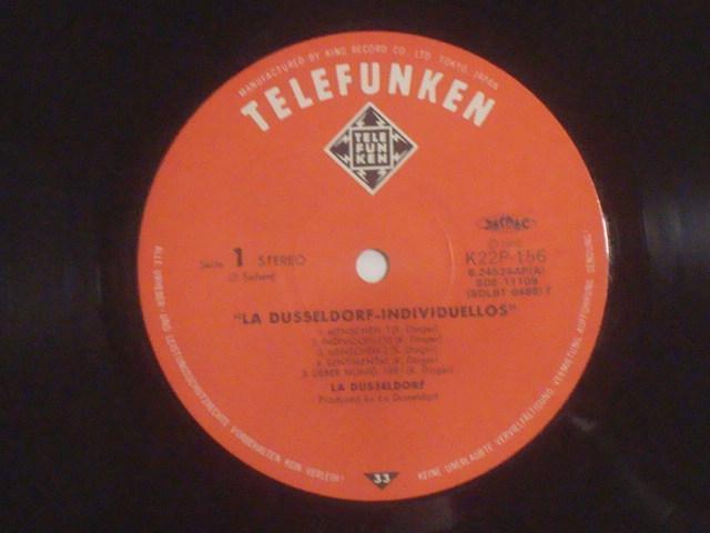 個人主義(INDIVIDUELLOS) / デュッセルドルフ(LA DUSSELDORF) 帯付LP < CD/DVD/ビデオ  個人主義(INDIVIDUELLOS) / デュッセルドルフ(LA DUSSELDORF) 帯付LP < CD/DVD/ビデオの