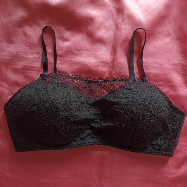 胸元カバーお洒落黒ブラック風通しが良い蒸れない快適♪穴あきモールドフロントカバーレース付ノンワイヤーノンストレスブラジャーLサイズ < 女性ファッション  胸元カバーお洒落黒ブラック風通しが良い蒸れない快適♪穴あきモールドフロントカバーレース付ノンワイヤーノンストレスブラジャーLサイズ  < 女性ファッションの