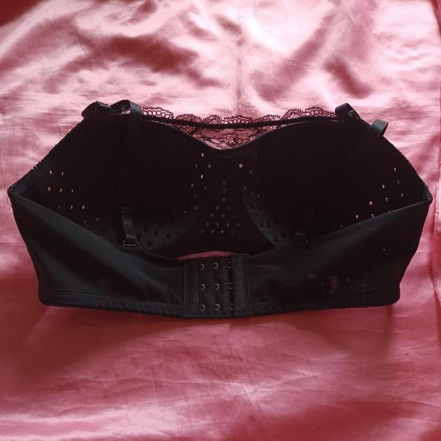 胸元カバーお洒落黒ブラック風通しが良い蒸れない快適♪穴あきモールドフロントカバーレース付ノンワイヤーノンストレスブラジャーLサイズ < 女性ファッション  胸元カバーお洒落黒ブラック風通しが良い蒸れない快適♪穴あきモールドフロントカバーレース付ノンワイヤーノンストレスブラジャーLサイズ < 女性ファッションの