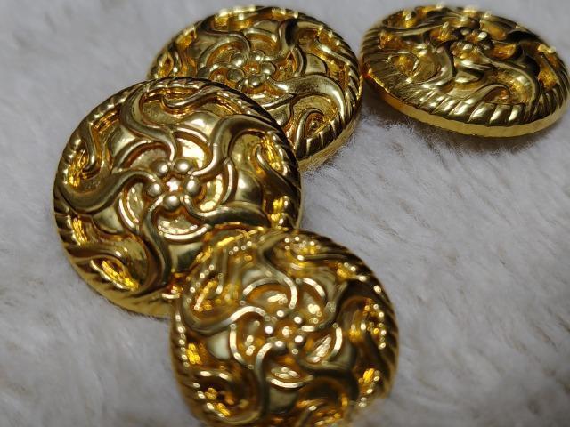 3種のsizeのボタンになります★3+2+2個★中古品です < ペット/手芸/園芸 3種のsizeのボタンになります★3+2+2個★中古品です < ペット/手芸/園芸の