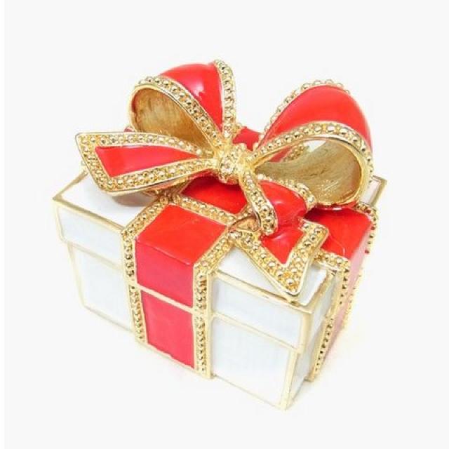 【PIEARTH】《New》プレゼントボックス/アクセサリーケース<ホワイトボックスxレッドリボン> < 女性アクセサリー/時計  【PIEARTH】《New》プレゼントボックス/アクセサリーケース<ホワイトボックスxレッドリボン>  < 女性アクセサリー/時計の