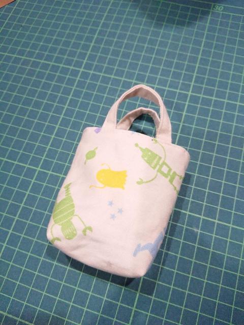 ハンドメイド小物入れ(ロボットA) < 女性ファッション  ハンドメイド小物入れ(ロボットA) < 女性ファッションの