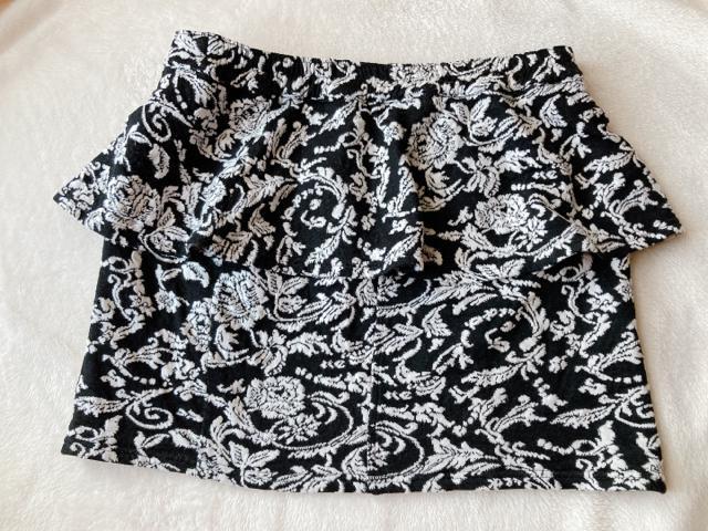 花柄 ボタニカル刺繍 フェミニスト ミニ丈 ペプラム スカート L ウエストゴム N2m < 女性ファッション  花柄 ボタニカル刺繍 フェミニスト ミニ丈 ペプラム スカート L ウエストゴム N2m  < 女性ファッションの