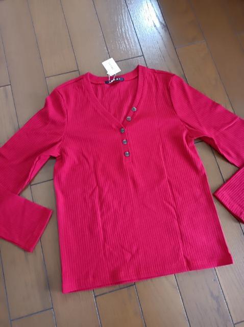 INGNI★新品タグ付き★長袖カットソー真紅★Vネック..デコルテすっきり綺麗魅せ★イング★定価約4500円★ < 女性ファッション  INGNI★新品タグ付き★長袖カットソー真紅★Vネック..デコルテすっきり綺麗魅せ★イング★定価約4500円★  < 女性ファッションの