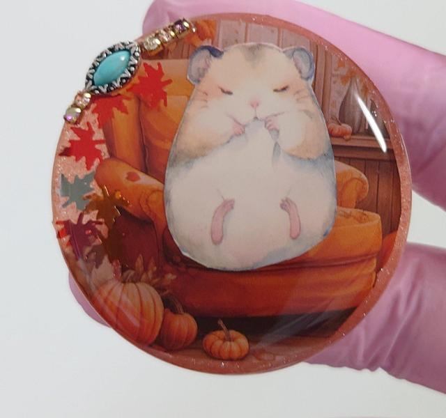 ハムスターのかわいいレジンアクセサリー★ ハムスターネックレス   ハムスターブローチ   ハムスターレジン   ハムスターグッズ < 女性ファッション  ハムスターのかわいいレジンアクセサリー★ ハムスターネックレス   ハムスターブローチ   ハムスターレジン   ハムスターグッズ < 女性ファッションの