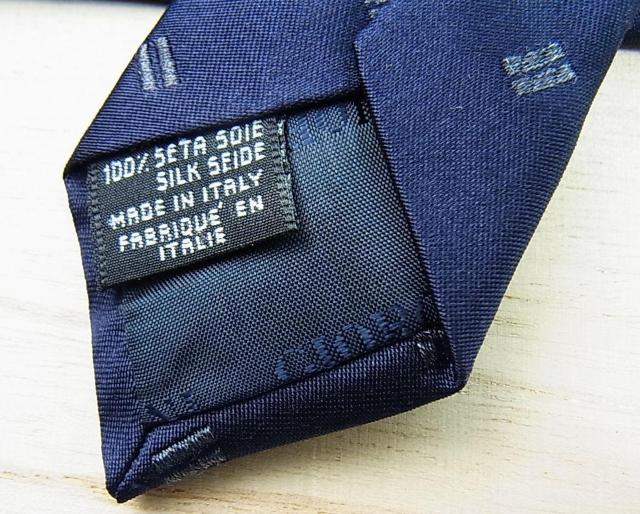 【正規品】ARMANI COLLEZIONI アルマーニ コレツィオーニ シルクネクタイ ネイビー 織柄 ビジネス < ブランド 【正規品】ARMANI COLLEZIONI アルマーニ コレツィオーニ シルクネクタイ ネイビー 織柄 ビジネス < ブランドの