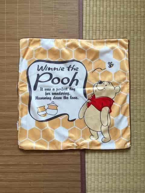 ディズニー・プーさん&ハニカム柄クッションカバー < アニメ/コミック/キャラクター ディズニー・プーさん&ハニカム柄クッションカバー < アニメ/コミック/キャラクターの