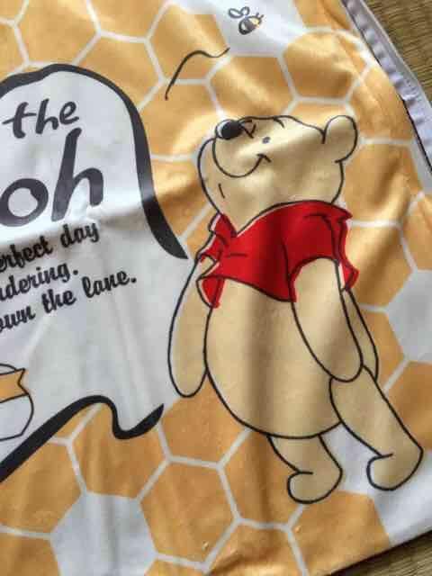 ディズニー・プーさん&ハニカム柄クッションカバー < アニメ/コミック/キャラクター ディズニー・プーさん&ハニカム柄クッションカバー < アニメ/コミック/キャラクターの