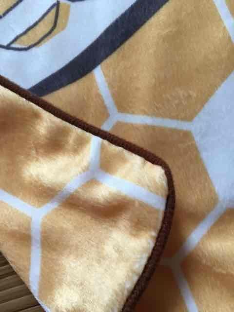 ディズニー・プーさん&ハニカム柄クッションカバー < アニメ/コミック/キャラクター ディズニー・プーさん&ハニカム柄クッションカバー < アニメ/コミック/キャラクターの