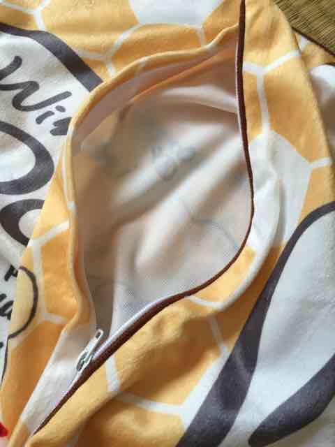 ディズニー・プーさん&ハニカム柄クッションカバー < アニメ/コミック/キャラクター ディズニー・プーさん&ハニカム柄クッションカバー < アニメ/コミック/キャラクターの