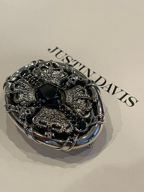 美品◆JUSTIN DAVIS◆CODE BUCKLE◆クラウンバックル◆定価341,000円◆SGJ500◆ < ブランド  美品◆JUSTIN DAVIS◆CODE BUCKLE◆クラウンバックル◆定価341,000円◆SGJ500◆ < ブランドの