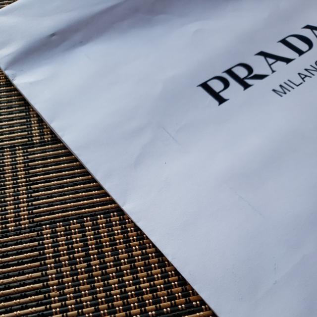 �yPRADA���V���b�v�܁z���T�C�Y��v���_��v���[���g�ȂǂɁ�