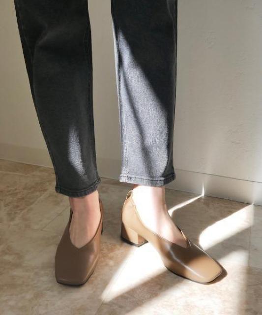 定価8,800円●ギャザースクエアパンプス●ブラウン●24cm●Reurieレウリィ < 女性ファッション  定価8,800円●ギャザースクエアパンプス●ブラウン●24cm●Reurieレウリィ  < 女性ファッションの