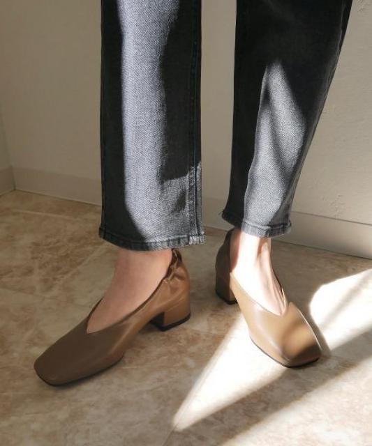 定価8,800円●ギャザースクエアパンプス●ブラウン●24cm●Reurieレウリィ < 女性ファッション  定価8,800円●ギャザースクエアパンプス●ブラウン●24cm●Reurieレウリィ < 女性ファッションの