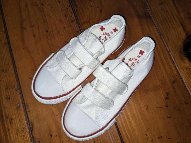 新品 17.5cm スニーカー ホワイト 子供 靴 キッズ 子供靴 シューズ < キッズ/ベビー  新品 17.5cm スニーカー ホワイト 子供 靴 キッズ 子供靴 シューズ  < キッズ/ベビーの