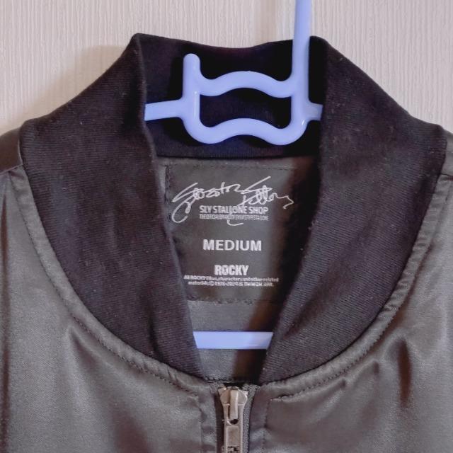 �f��u���b�L�[2�v�X�J�W���� ���b�L�[�E�o���{�A �V�����F�X�^�[�X�^���[�� ���� �O�b�Y �W���P�b�g �� ���v���J �R�X�v���ߑ� �� �j���t�@�b�V������ 