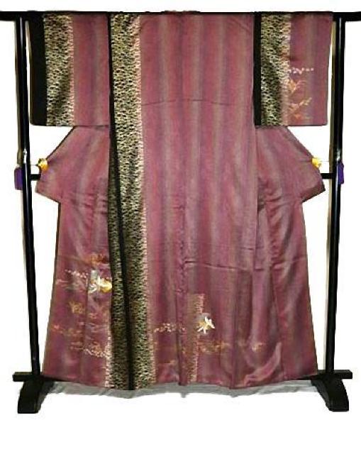 訪問着 最高級 新品同様 金彩 赤紫に黒暈染め 金駒シシュウ 鳳凰 地紙 カラー胴裏 身丈160cm 裄丈62cm T2998 < 女性ファッション  訪問着 最高級 新品同様 金彩 赤紫に黒暈染め 金駒シシュウ 鳳凰 地紙 カラー胴裏 身丈160cm 裄丈62cm T2998 < 女性ファッションの