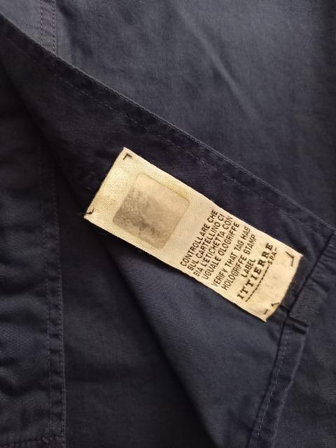 美品!90%オフ、ヴェルサーチ、長袖シャツ(紺、イタリア製、メンズM) < 男性ファッション 美品!90%オフ、ヴェルサーチ、長袖シャツ(紺、イタリア製、メンズM) < 男性ファッションの