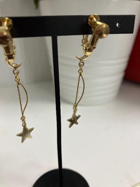 ハンドメイド 月のつなぎパーツと星のチャームを使用したイヤリング < 女性ファッション  ハンドメイド 月のつなぎパーツと星のチャームを使用したイヤリング < 女性ファッションの