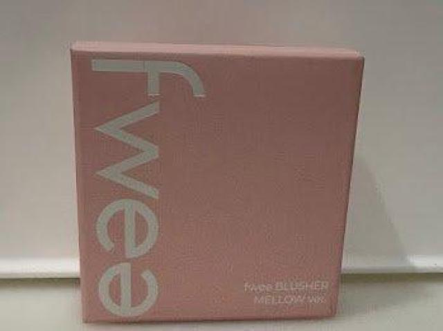 フィーチークメロウ 02 サンシャイングアバ < 香水/コスメ/ネイル フィーチークメロウ 02 サンシャイングアバ < 香水/コスメ/ネイルの