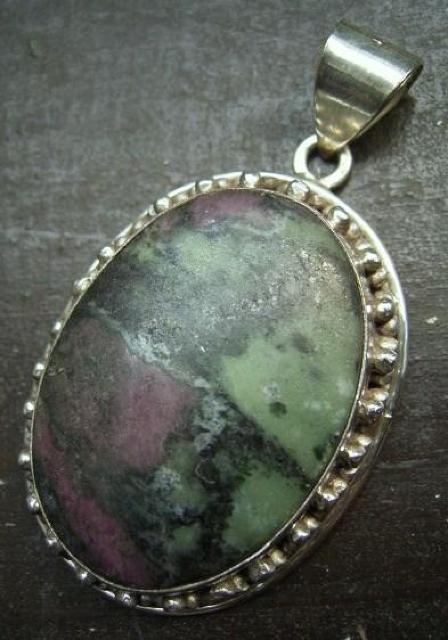 ☆即決☆ルビーゾイサイトシルバートップ 5.5センチ < 女性アクセサリー/時計 ☆即決☆ルビーゾイサイトシルバートップ 5.5センチ < 女性アクセサリー/時計の