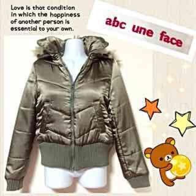 yVi/abc une facezI[uJ[_EWPbg   uh 