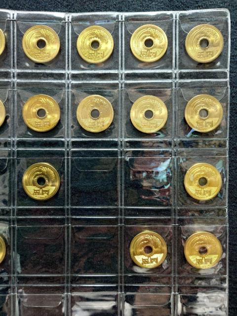 日本 現行硬貨 5円玉 五円硬貨 五円黄銅貨 ゴシック体 平成元年〜平成30年 美品 ほぼ未使用 19枚コインホルダーコレクション < ホビー 日本 現行硬貨 5円玉 五円硬貨 五円黄銅貨 ゴシック体 平成元年〜平成30年 美品 ほぼ未使用 19枚コインホルダーコレクション < ホビーの