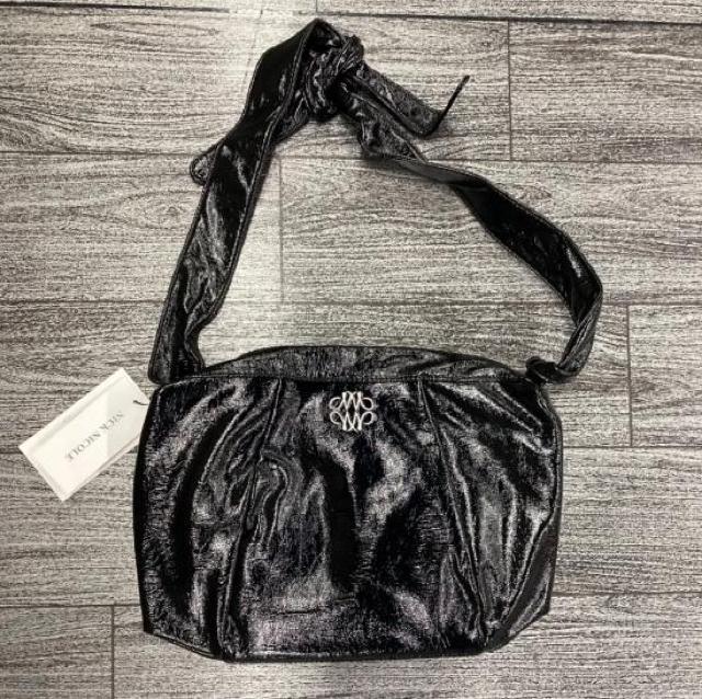 yVizy؍nwzyKizNICK&NICOLE@V_[obO@mNn-A-01-01@TCYc23p~35p   t@bV 