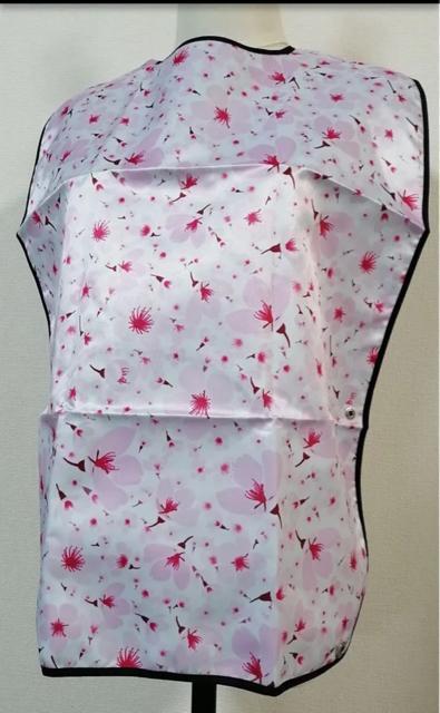 【3枚セット】介護用エプロン 大人用 防水 撥水 食べこぼしキャッチ付き 花柄 食事用エプロン 介護 防水加工 < ヘルス/ビューティー 【3枚セット】介護用エプロン 大人用 防水 撥水 食べこぼしキャッチ付き 花柄 食事用エプロン 介護 防水加工 < ヘルス/ビューティーの