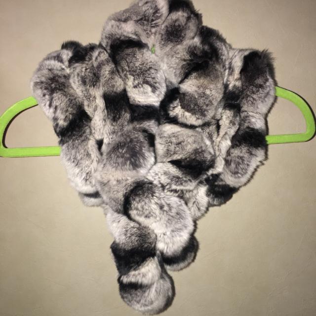 ラビットファー マフラー ネックウォーマー チンチラ染 白黒ライトグレー < 女性ファッション ラビットファー マフラー ネックウォーマー チンチラ染 白黒ライトグレー < 女性ファッションの