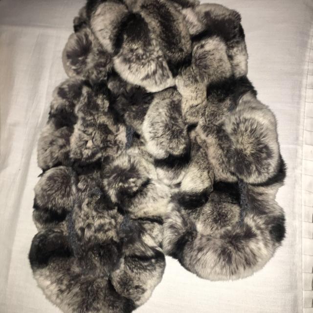 ラビットファー マフラー ネックウォーマー チンチラ染 白黒ライトグレー < 女性ファッション ラビットファー マフラー ネックウォーマー チンチラ染 白黒ライトグレー < 女性ファッションの