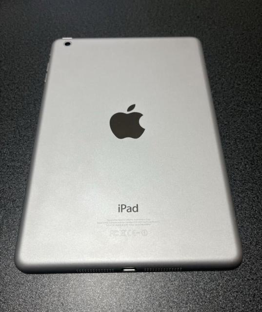 ■Apple iPad mini (Wi-Fiモデル) シルバー 16GB タブレット 初期化済み < PC本体/周辺機器 ■Apple iPad mini (Wi-Fiモデル) シルバー 16GB タブレット 初期化済み < PC本体/周辺機器の