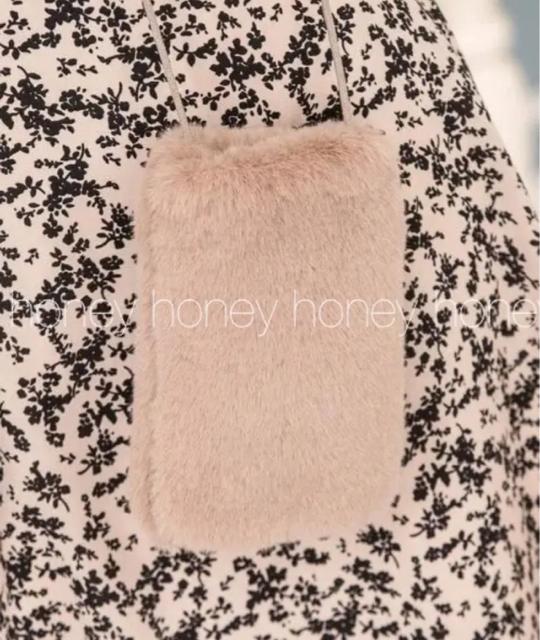 ふわふわファー●エコファーショルダーバッグ【新品】モカベージュ < 女性ファッション  ふわふわファー●エコファーショルダーバッグ【新品】モカベージュ < 女性ファッションの