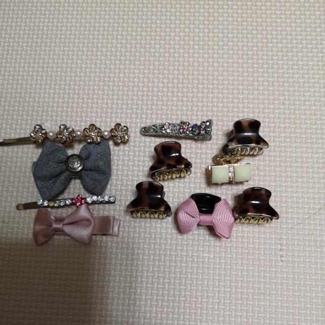 髪飾りまとめ売り < 女性アクセサリー/時計  髪飾りまとめ売り  < 女性アクセサリー/時計の