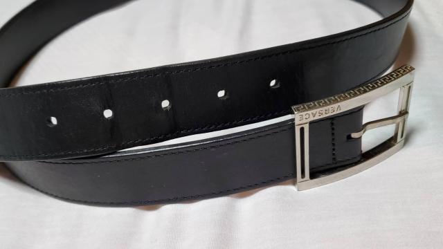 正規 ヴェルサーチ クラシック グレカG ロゴ ラージL スクエアオープンアートバックル ブラックレザーベルト 黒 90 < ブランド  正規 ヴェルサーチ クラシック グレカG ロゴ ラージL スクエアオープンアートバックル ブラックレザーベルト 黒 90 < ブランドの
