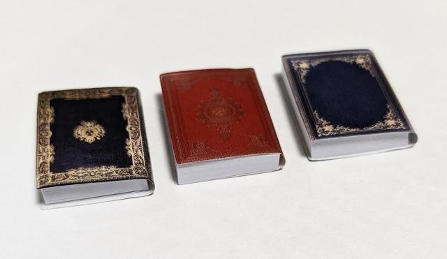 ミニチュア★魔A書@★本★ノート★色違い3種類セット★柄違いあります★ドールハウス★ハリーポッターごっこなどいかがですか(^^♪ < おもちゃ ミニチュア★魔A書@★本★ノート★色違い3種類セット★柄違いあります★ドールハウス★ハリーポッターごっこなどいかがですか(^^♪ < おもちゃの