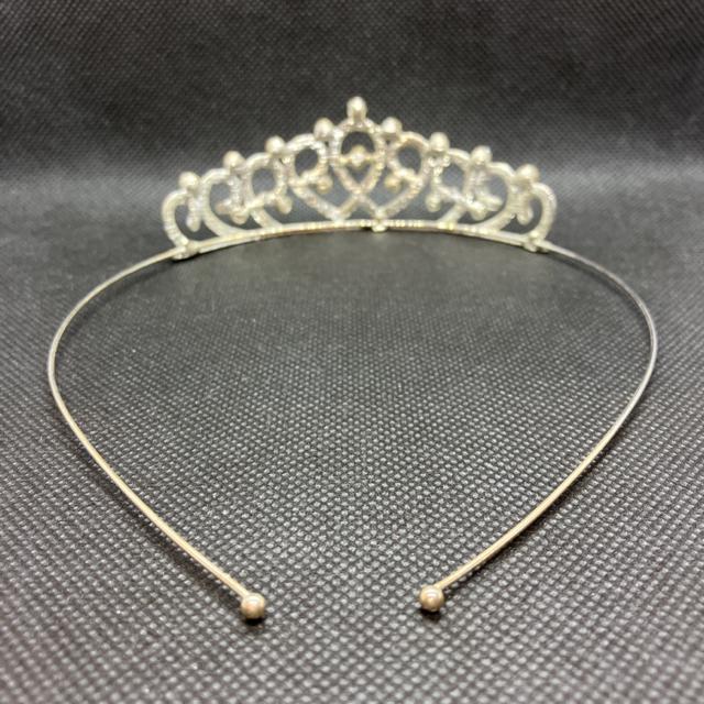 即決 ヘアアクセサリー ティアラ シルバーカラー < 女性アクセサリー/時計  即決 ヘアアクセサリー ティアラ シルバーカラー < 女性アクセサリー/時計の
