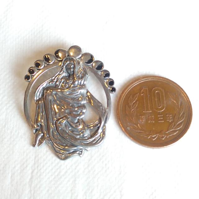 MM: Silver Moon Phase Goddess Pendant < 女性アクセサリー/時計  MM: Silver Moon Phase Goddess Pendant < 女性アクセサリー/時計の