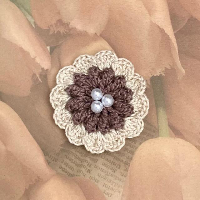 ハンドメイド♪レース編み かぎ針編み お花モチーフのブローチ < 女性ファッション  ハンドメイド♪レース編み かぎ針編み お花モチーフのブローチ  < 女性ファッションの