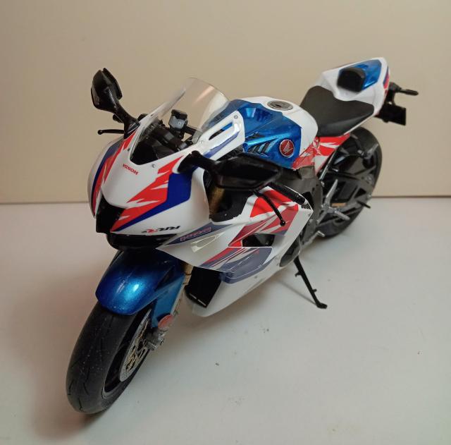 �^�~���o�C�N�v�����f��1/12�����iHONDACBR1000RR-R �� �z�r�[�� 
