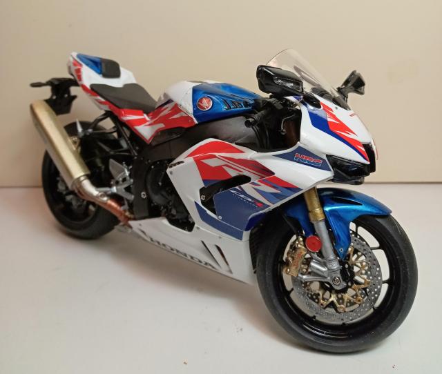 �^�~���o�C�N�v�����f��1/12�����iHONDACBR1000RR-R �� �z�r�[�� 
