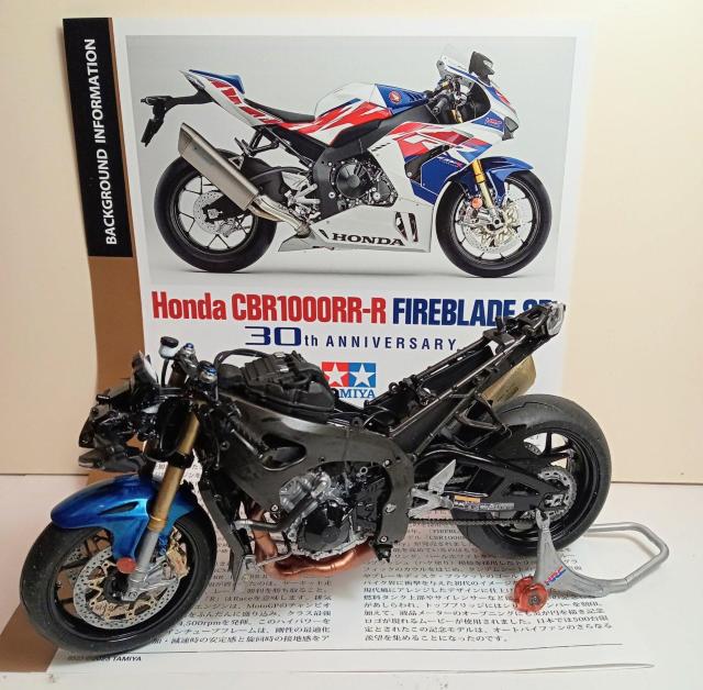 �^�~���o�C�N�v�����f��1/12�����iHONDACBR1000RR-R �� �z�r�[�� 