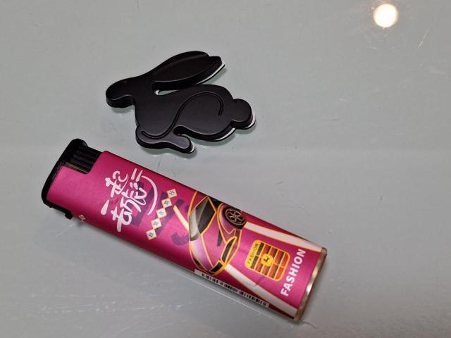 ●VWラビット Rabbit メタル製 MAD BLACK マッドブラック仕様 スモール エンブレム! < 自動車/バイク ●VWラビット Rabbit メタル製 MAD BLACK マッドブラック仕様 スモール エンブレム! < 自動車/バイク