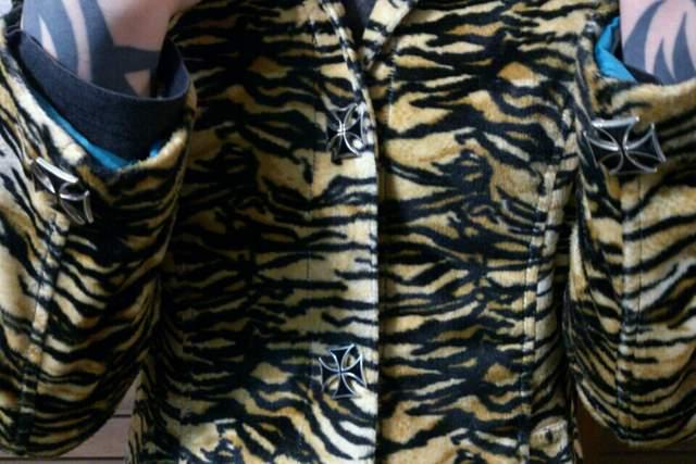 即決トライブワークスタイガーファーコート!ゴシックパンクロックSADS清春VAMPShydeエアロスミス < 男性ファッション  即決トライブワークスタイガーファーコート!ゴシックパンクロックSADS清春VAMPShydeエアロスミス < 男性ファッションの