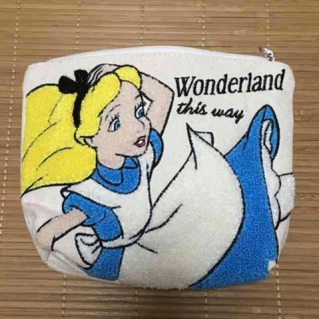 ディズニー・不思議の国のアリス柄サガラ刺繍ポーチ。アリス < アニメ/コミック/キャラクター ディズニー・不思議の国のアリス柄サガラ刺繍ポーチ。アリス < アニメ/コミック/キャラクターの