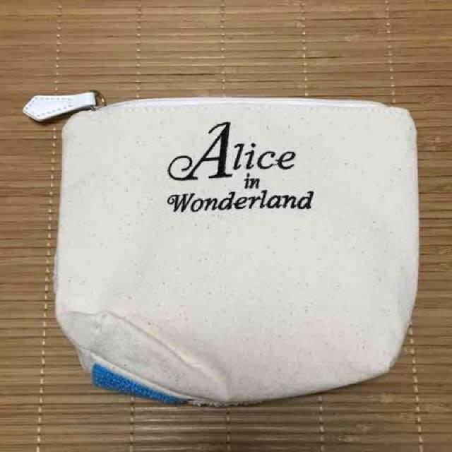 ディズニー・不思議の国のアリス柄サガラ刺繍ポーチ。アリス < アニメ/コミック/キャラクター ディズニー・不思議の国のアリス柄サガラ刺繍ポーチ。アリス < アニメ/コミック/キャラクターの