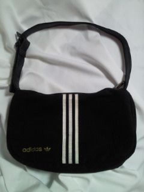 adidas アディダス シンプル ショルダーバッグ 手提げ BAG ブラック 3本線 < ブランド  adidas アディダス シンプル ショルダーバッグ 手提げ BAG ブラック 3本線 < ブランドの