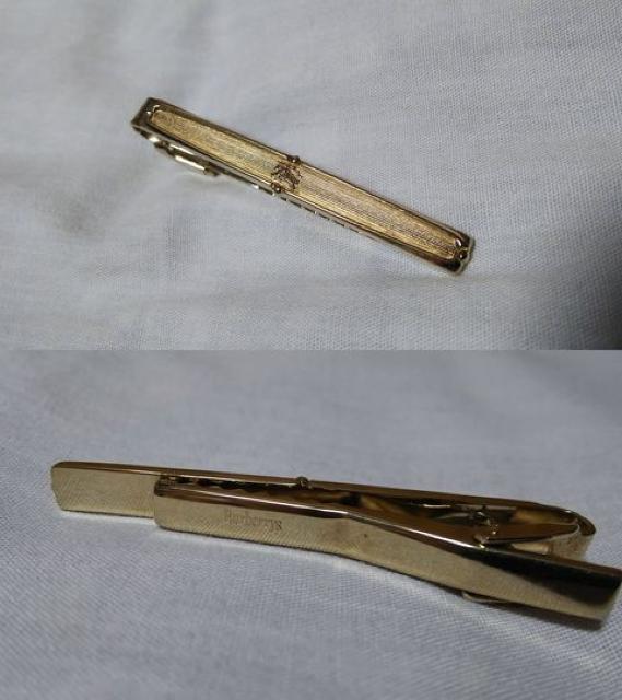 正規 バーバリー ホース 騎士ロゴエンブレム ゴールド ネクタイピン ヘアラインストライプ クリップタイバー タイ留め < ブランド  正規 バーバリー ホース 騎士ロゴエンブレム ゴールド ネクタイピン ヘアラインストライプ クリップタイバー タイ留め < ブランドの