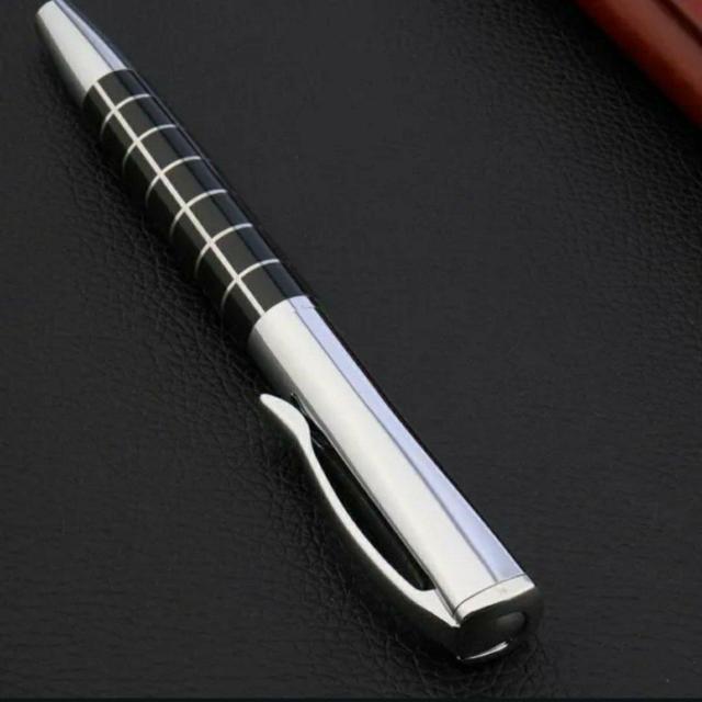 新品 激渋 万年筆 シンプル 執筆 筆記用具 憧れ ペン 黒 銀 デザイン  < インテリア/ライフ  新品 激渋 万年筆 シンプル 執筆 筆記用具 憧れ ペン 黒 銀 デザイン  < インテリア/ライフの